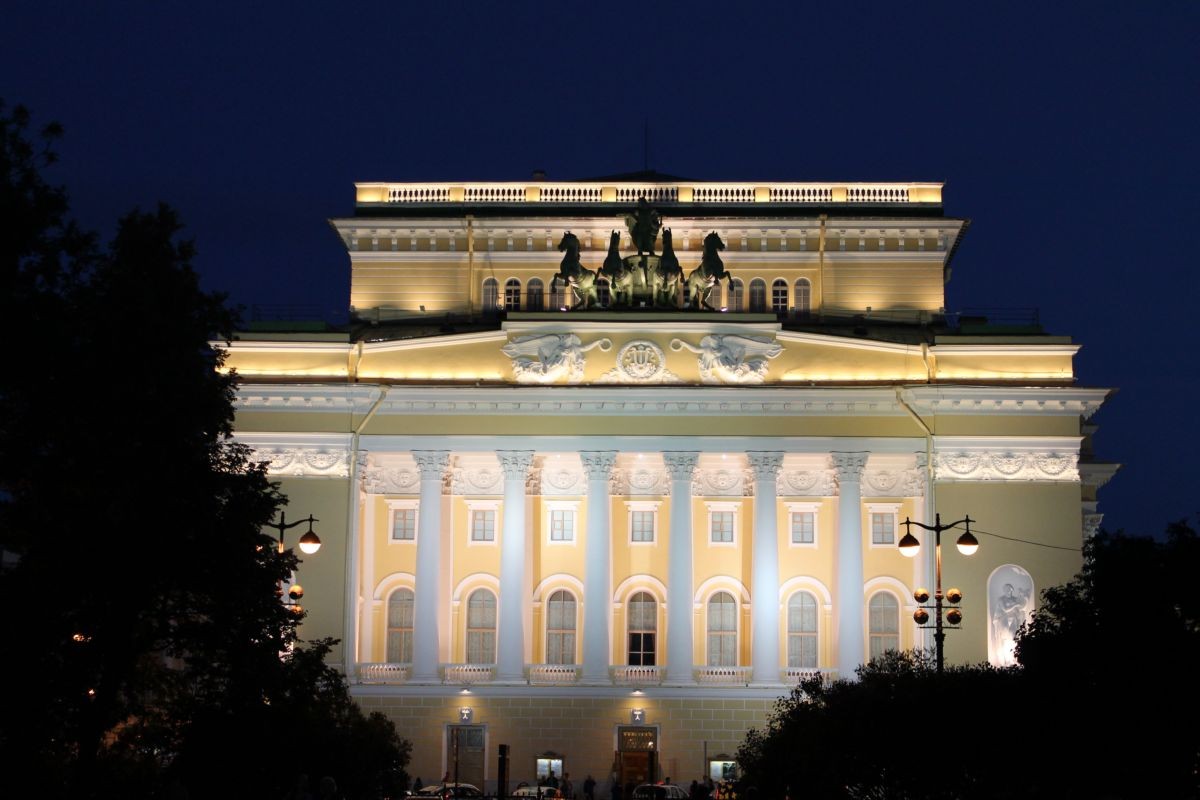 В Петербурге началась церемония вручения национальной оперной премии "Онегин"