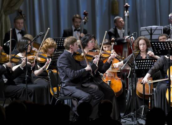Симфонический оркестр Астраханского театра Оперы и Балета отправился на гастроли в Калмыкию