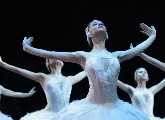 Астраханский театр оперы и балета приглашает на праздник красоты и грации!