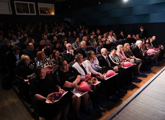 В Международный День театра наградили служителей Мельпомены и представителей театральной общественности