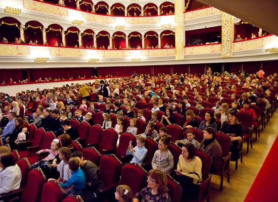 На Большой сцене Астраханского театра Оперы и Балета продолжаются чудеса!