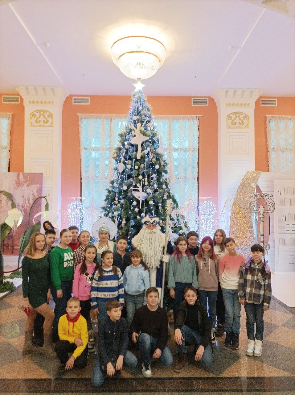 Астраханский театр оперы и балета открыл свои двери для детей из Донбасса